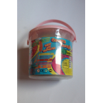 Grote pot met diverse klei