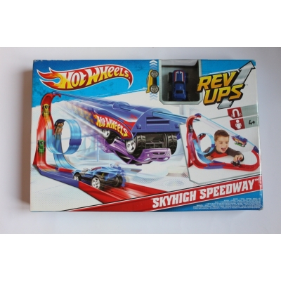 Hotwheel sky high speedway